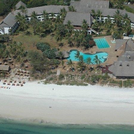 Reef Hotel Nyali Beach Exterior photo