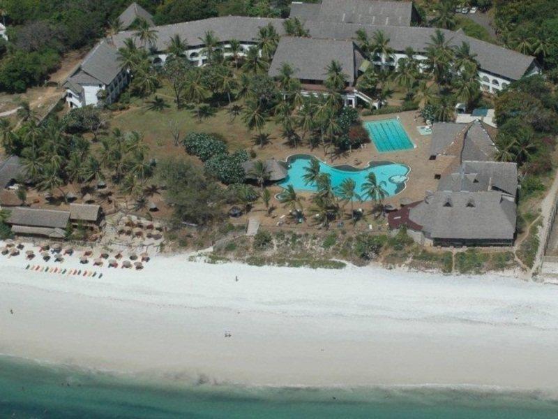 Reef Hotel Nyali Beach Exterior photo